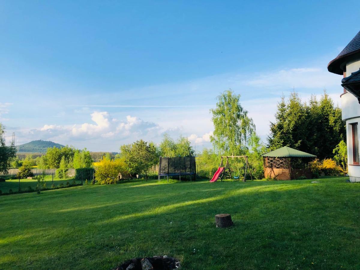Nibylandia Dom Pod Lasem Nowa Wies Grodziska Exterior photo
